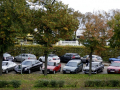 Parkplatz vor der Mährischen Botschaft im Weinschlössl