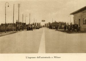 Die Auffahrt zur Autobahn in Mailand